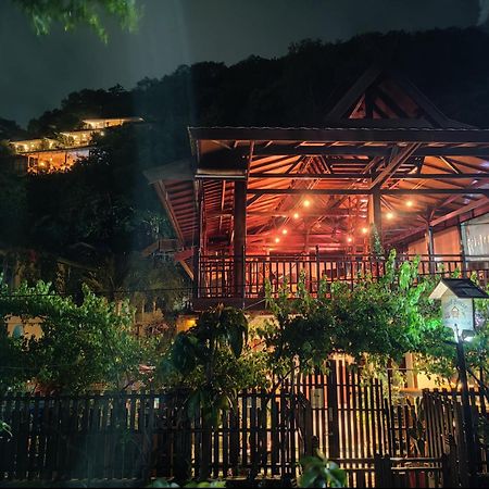 Cool Breeze Authentic Hotel Labuan Bajo Komodo Luaran gambar